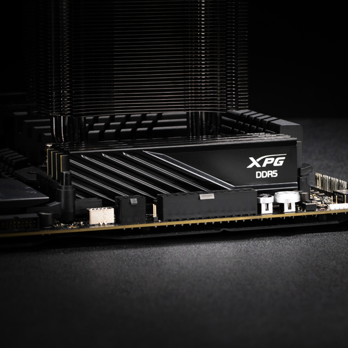 Оперативная память 32 Gb 6400 MHz ADATA XPG LANCER Blade Black (AX5U6400C3216G-DTLABBK)