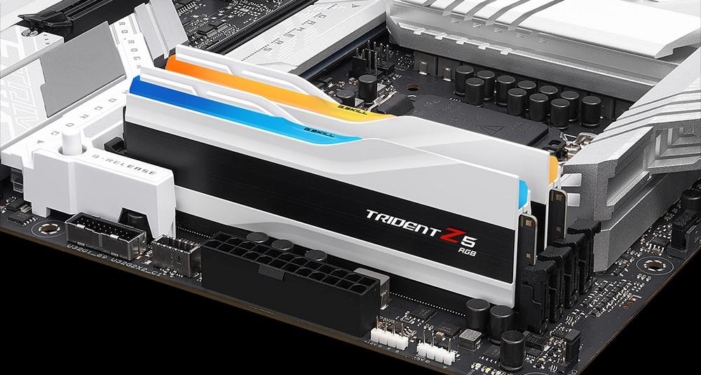 Оперативная память 64 Gb 6000 MHz G.Skill TRIDENT Z5 RGB White (F5-6000J3636F32GX2-TZ5RW)